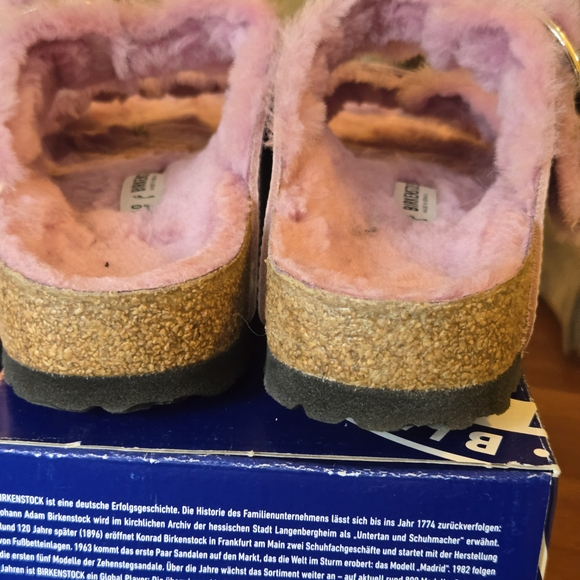 Birkenstock Arizona Lavender Shearling Sandals - Picture 5 of 8
